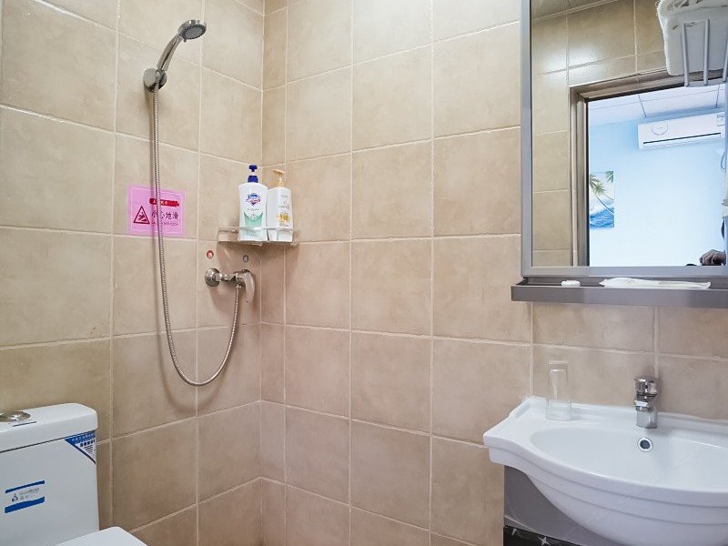 hotelPic