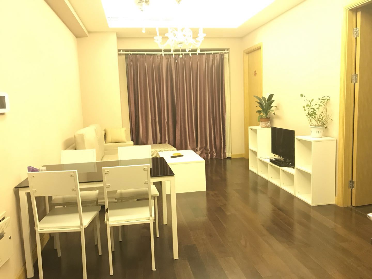 舒适大床二卧室