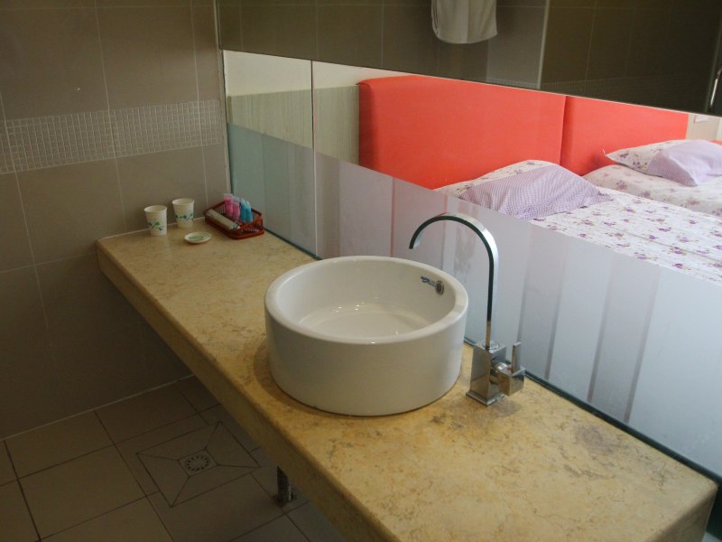 hotelPic