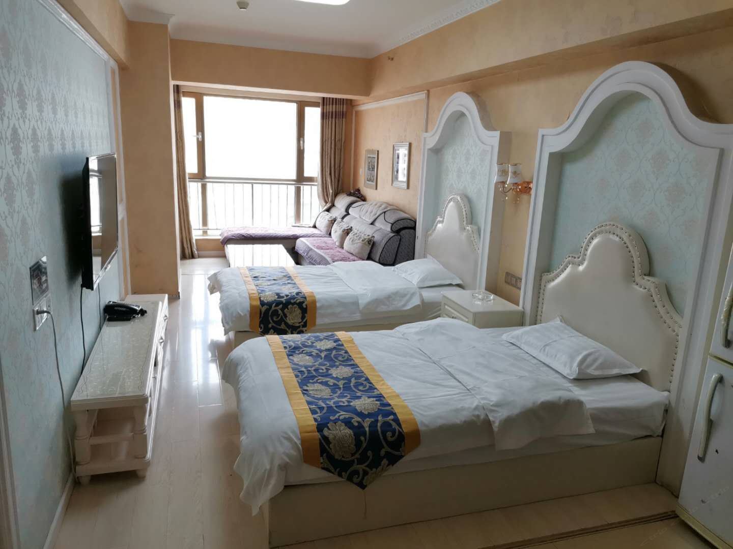 豪华双大床房