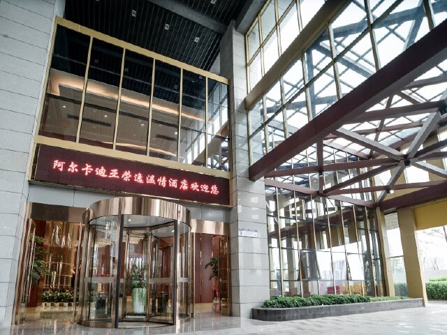 http:\/\/www.tuniu.com\/tour\/210556765