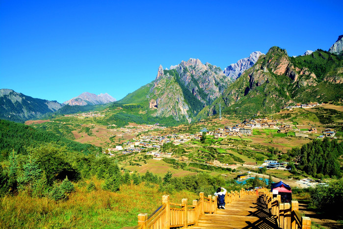 老年人去甘肃,扎尕那旅游【途牛首发】.