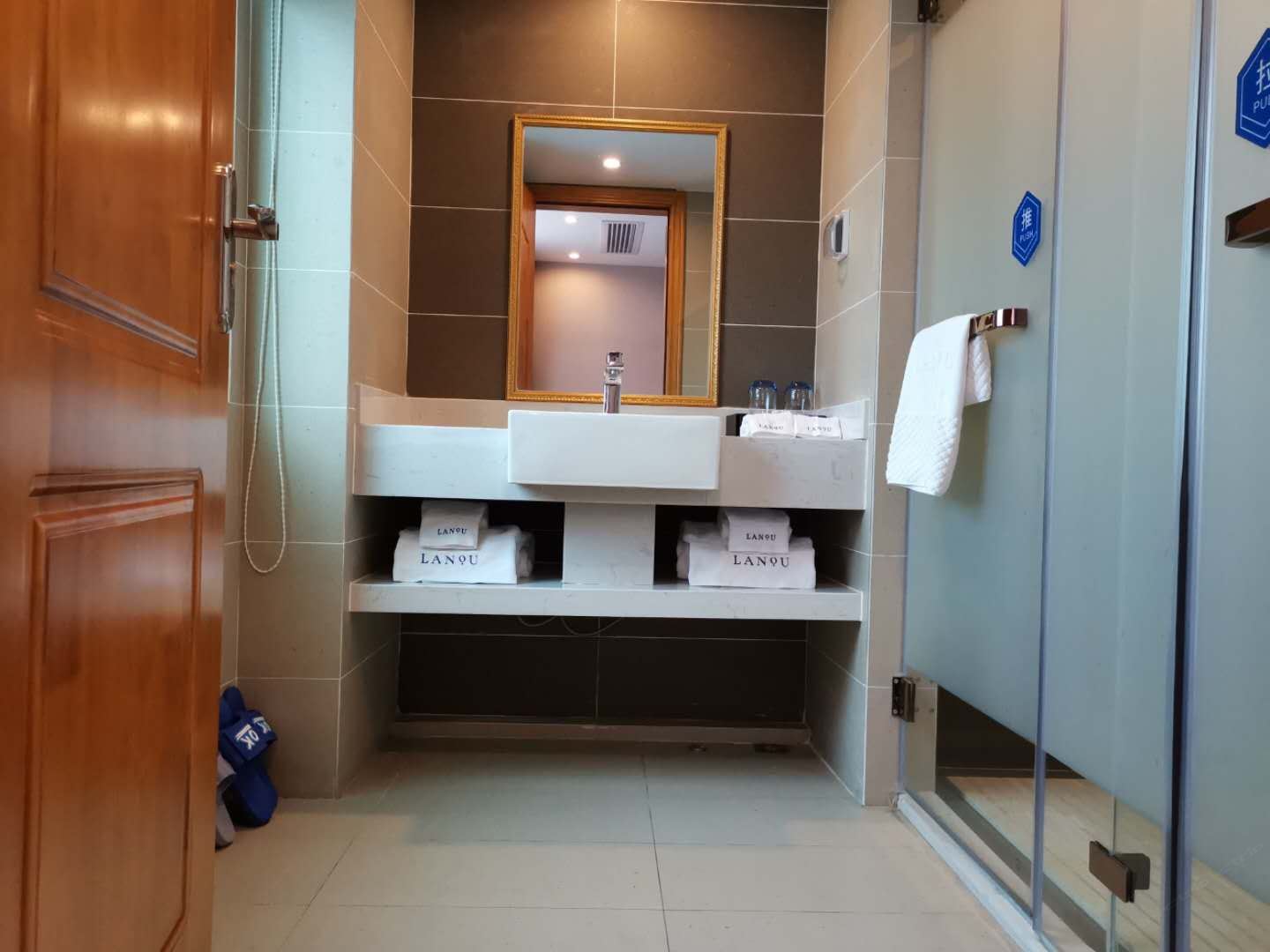 豪华大床房