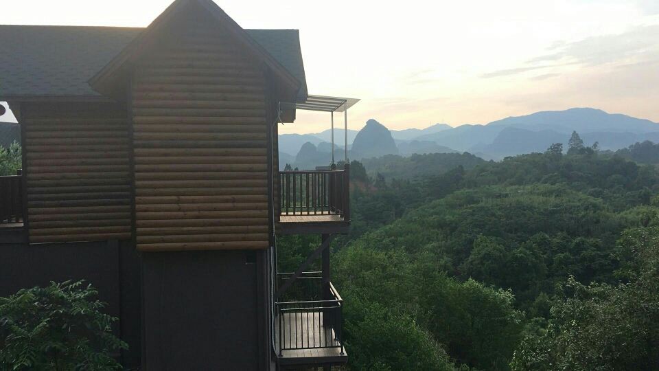 两房一厅独栋山景木屋别墅