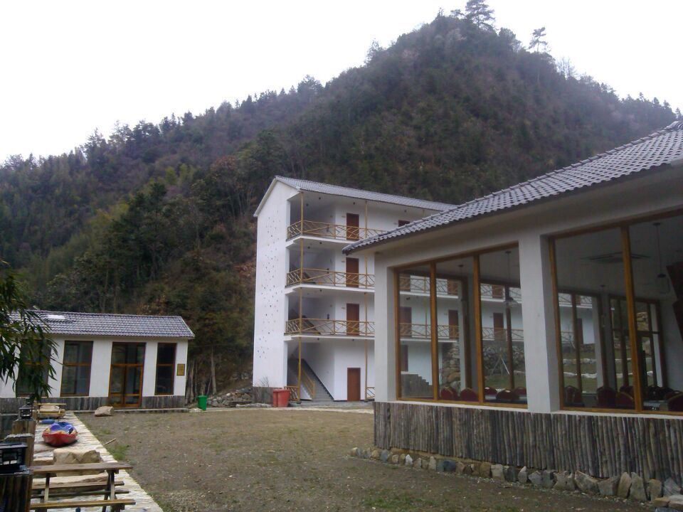 桐庐溪舍度假山庄