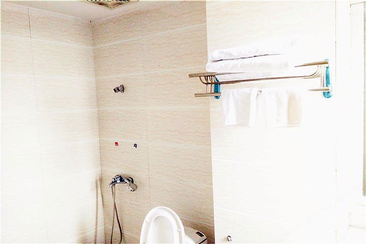 hotelPic