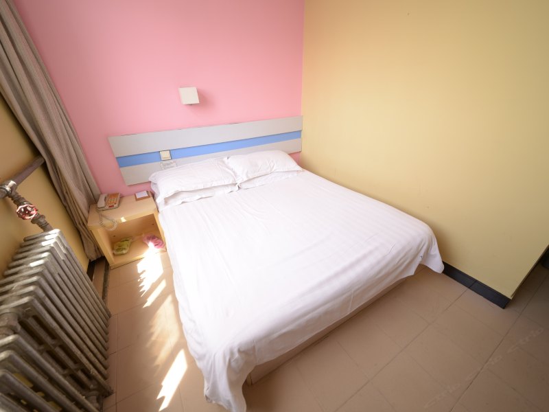 hotelPic