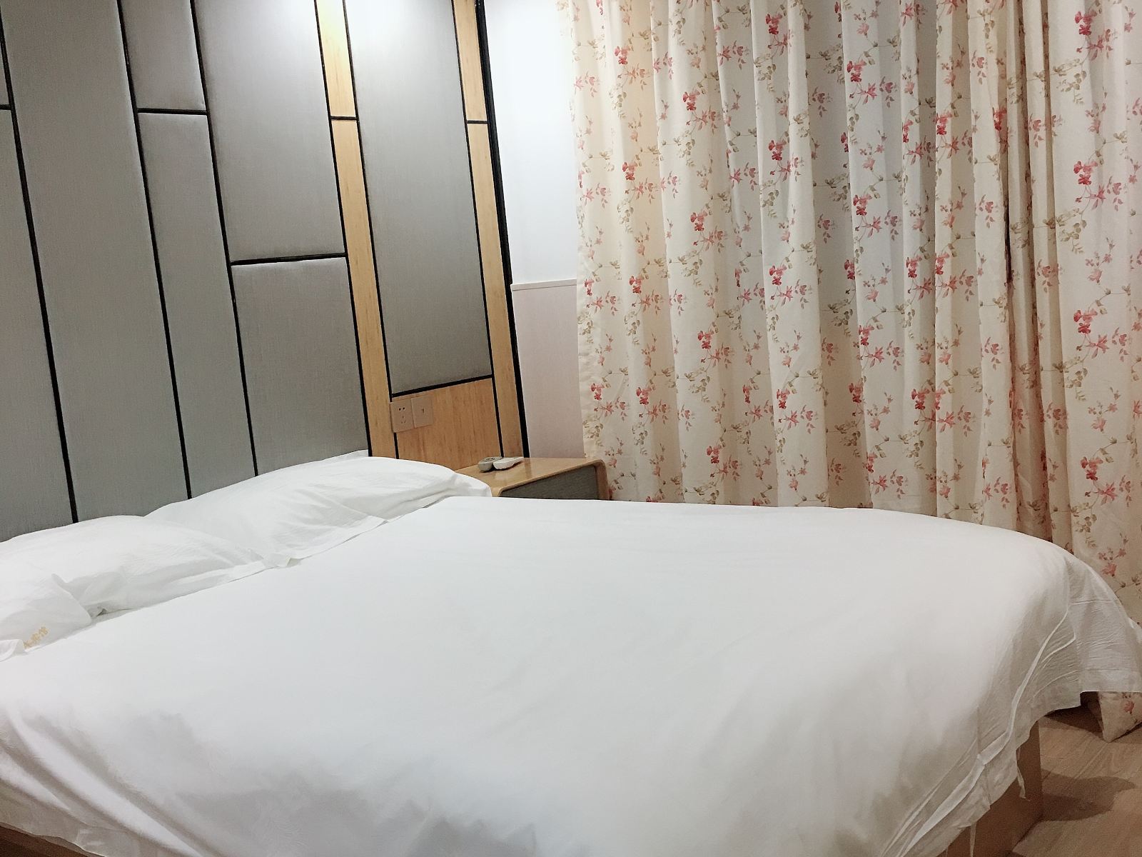 商务大床房