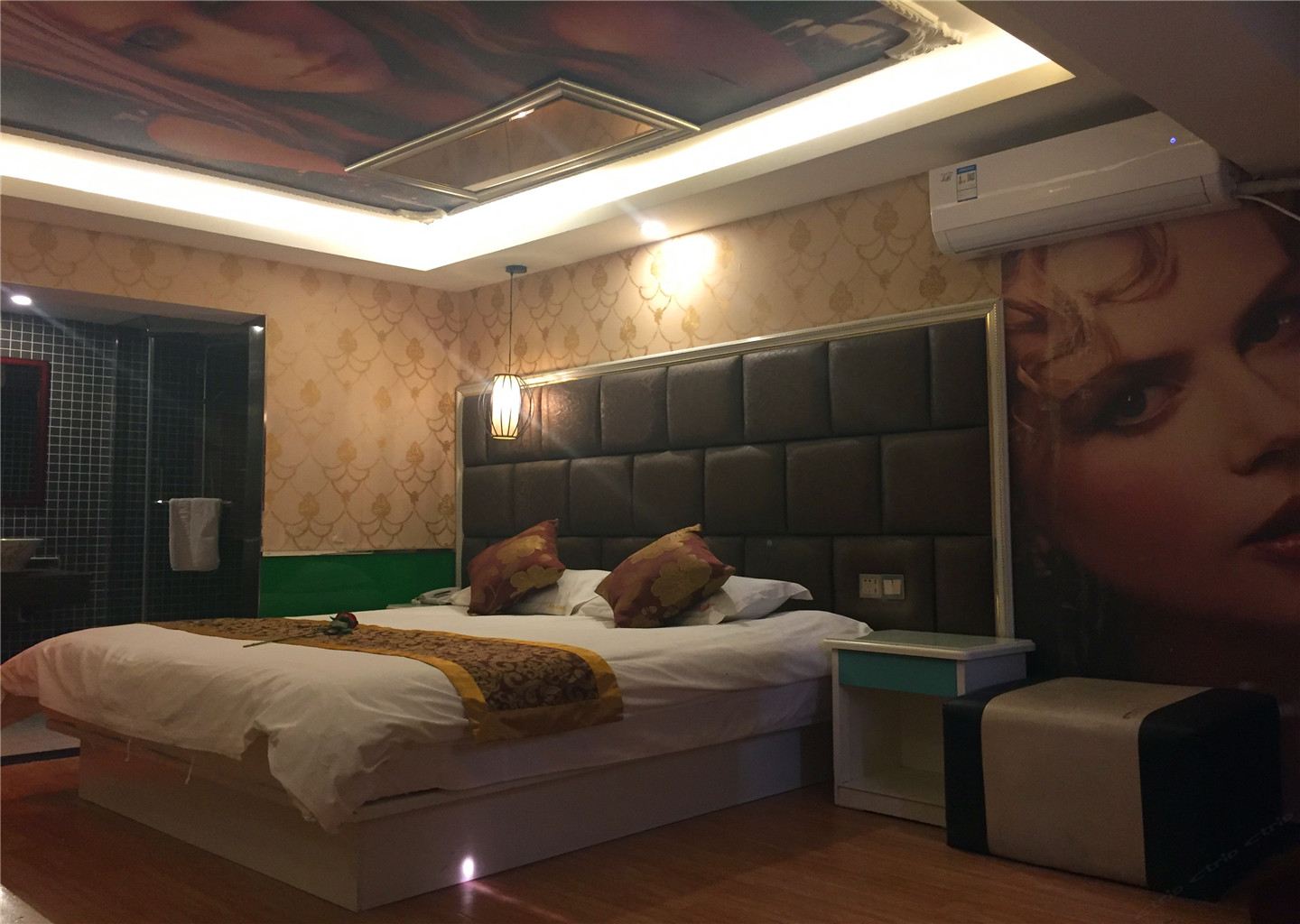 高级大床房
