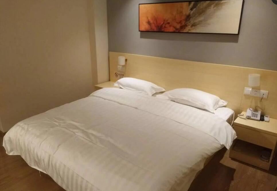 标准大床房