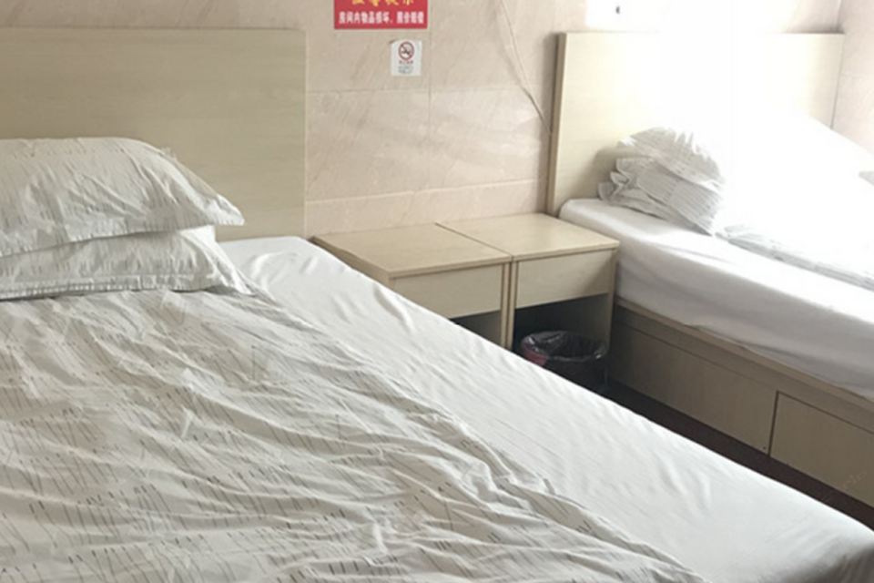 双人房
