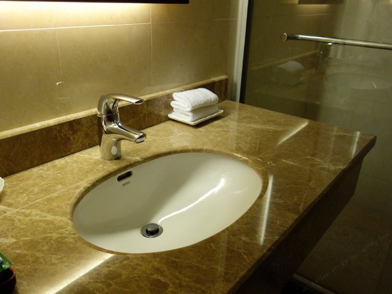 hotelPic