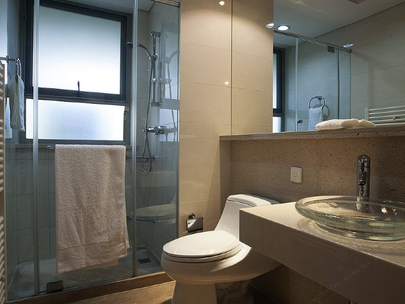 hotelPic