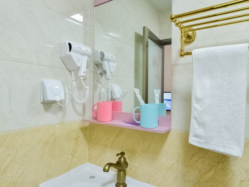 hotelPic