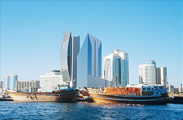 国庆节阿联酋哪里好玩,十一游客人多吗?