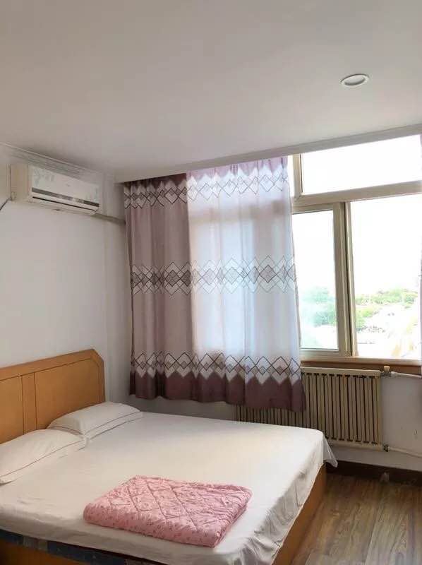 阳光大床房