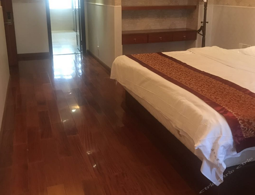豪华大床房