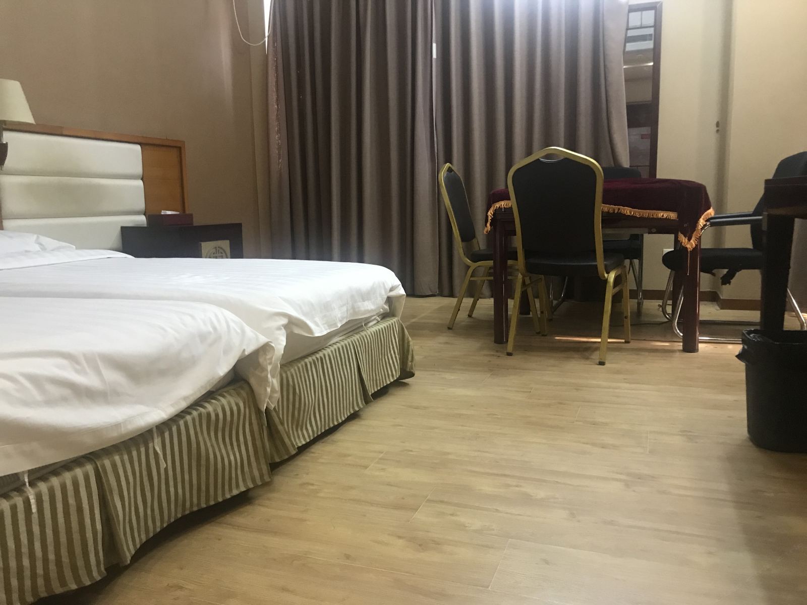 豪华商务麻将房