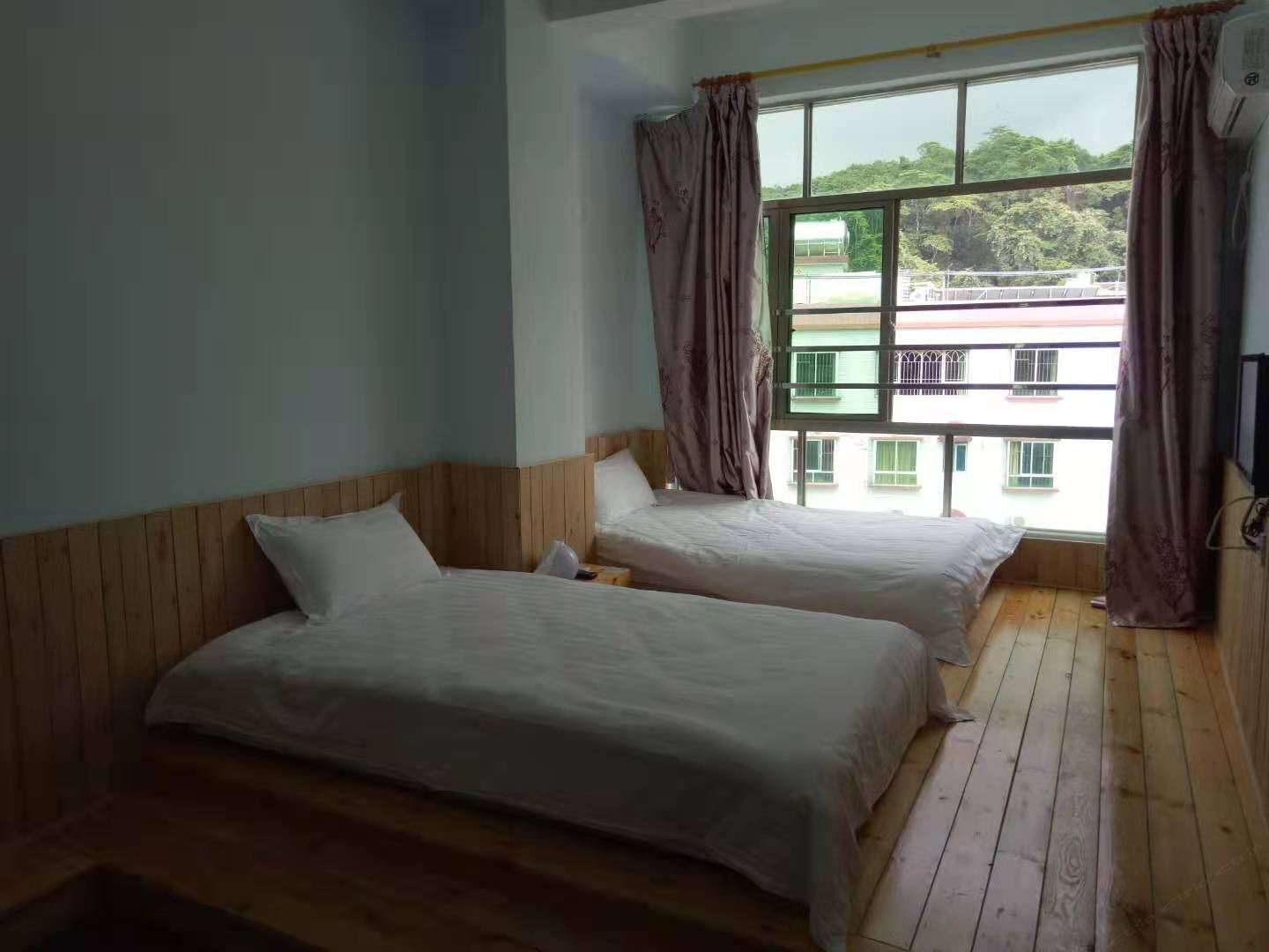 山景榻榻米双床房