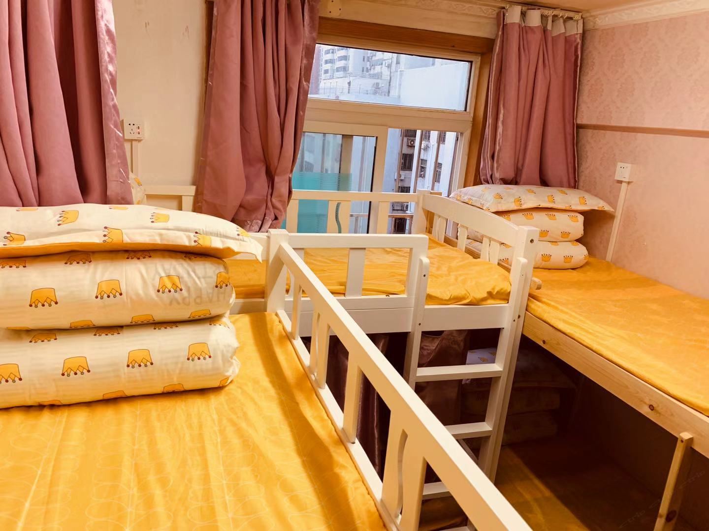豪华舒适六人间(床位)(公共卫浴)