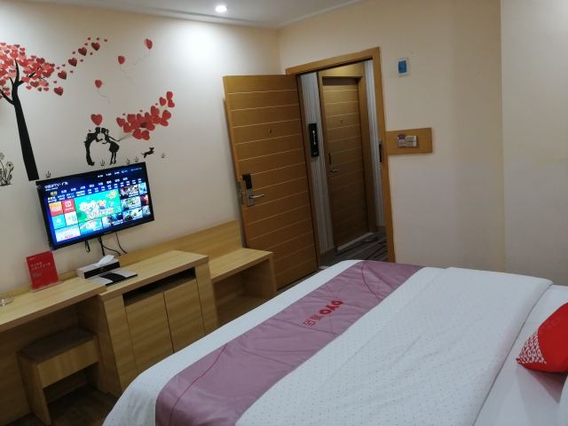 豪华大床房