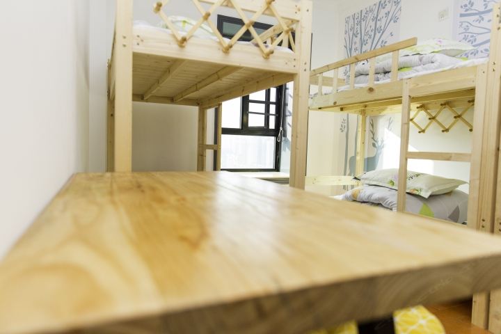 女生6人间(床位)