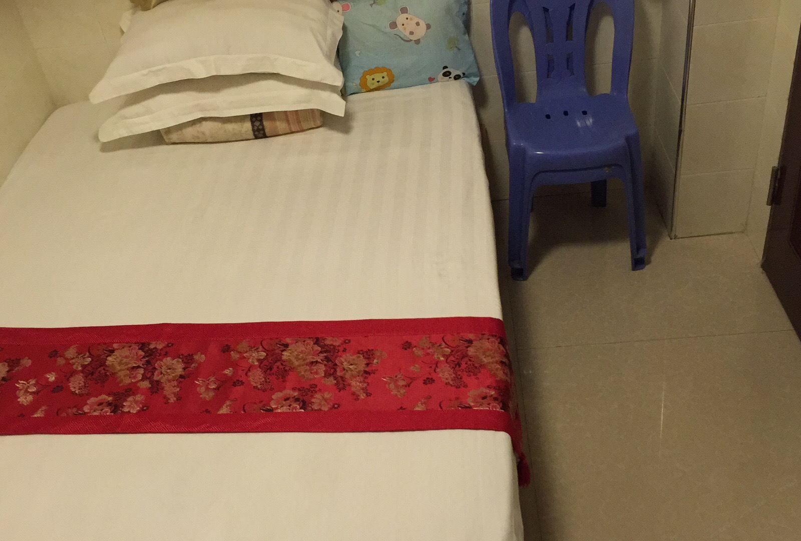 标准电脑大床房