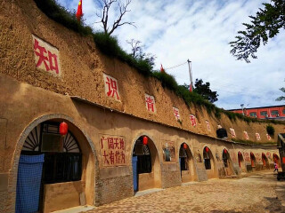 西安華山報(bào)團(tuán)多少錢_西安華山旅游團(tuán)報(bào)價(jià)_西安華山旅行跟團(tuán)