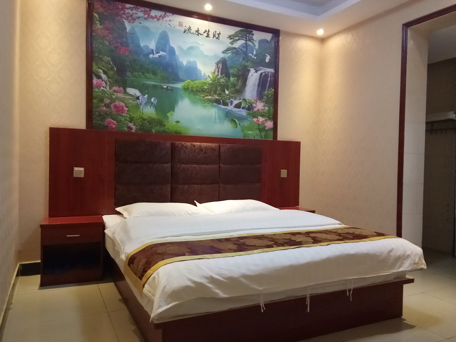豪华大床房
