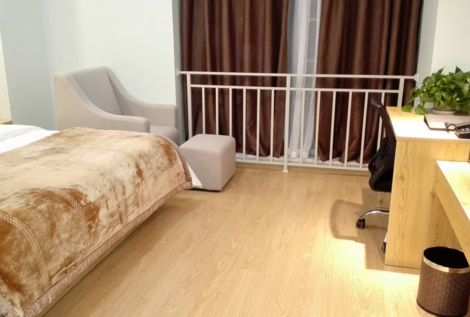 山景大床房