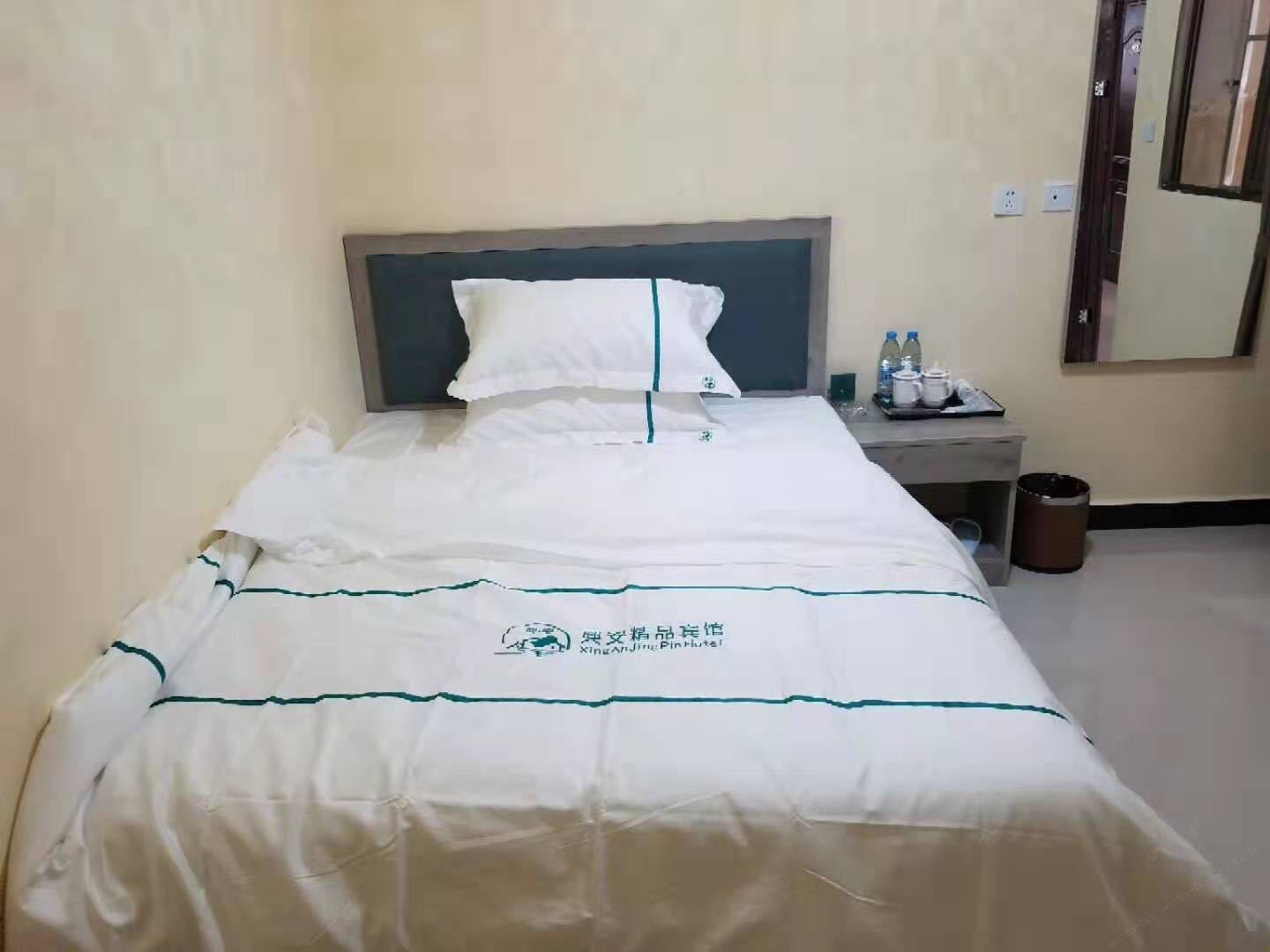 经济大床房