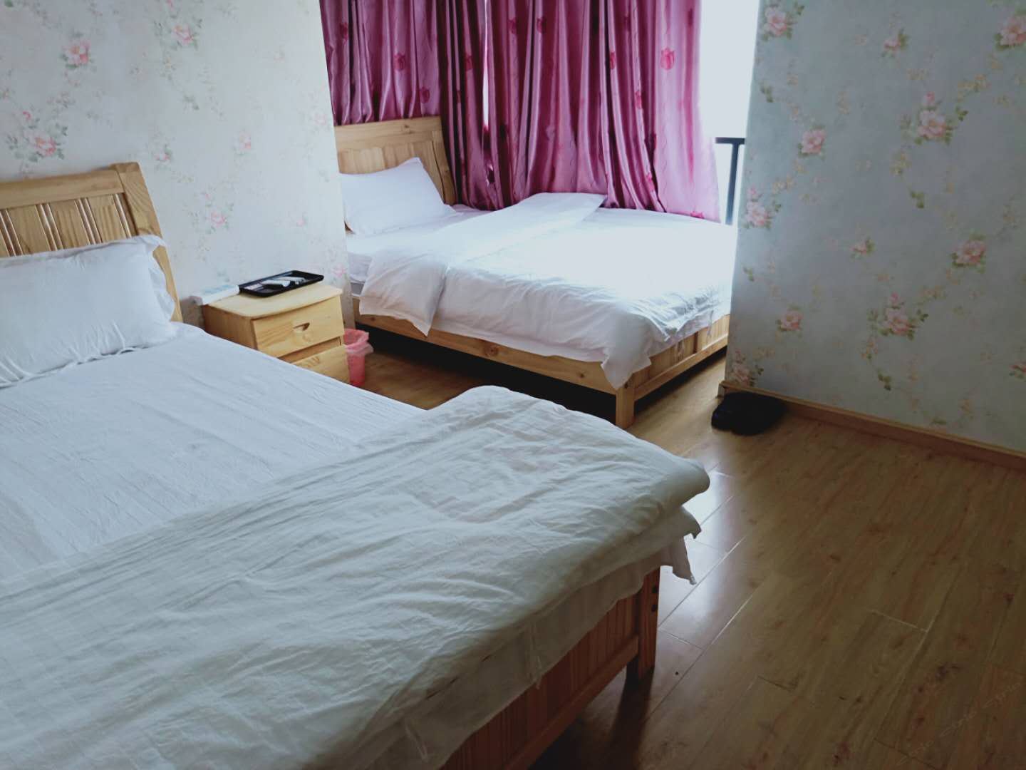 温馨双床房(公共卫浴)