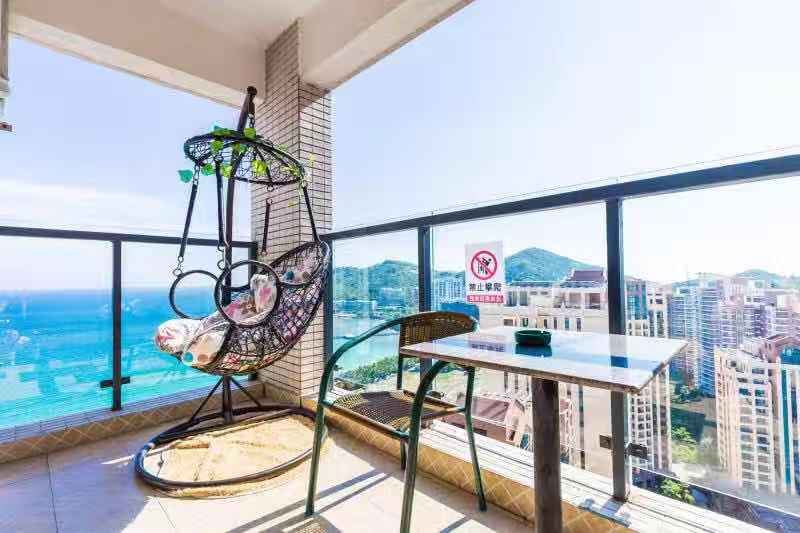 舒适阳台大床房