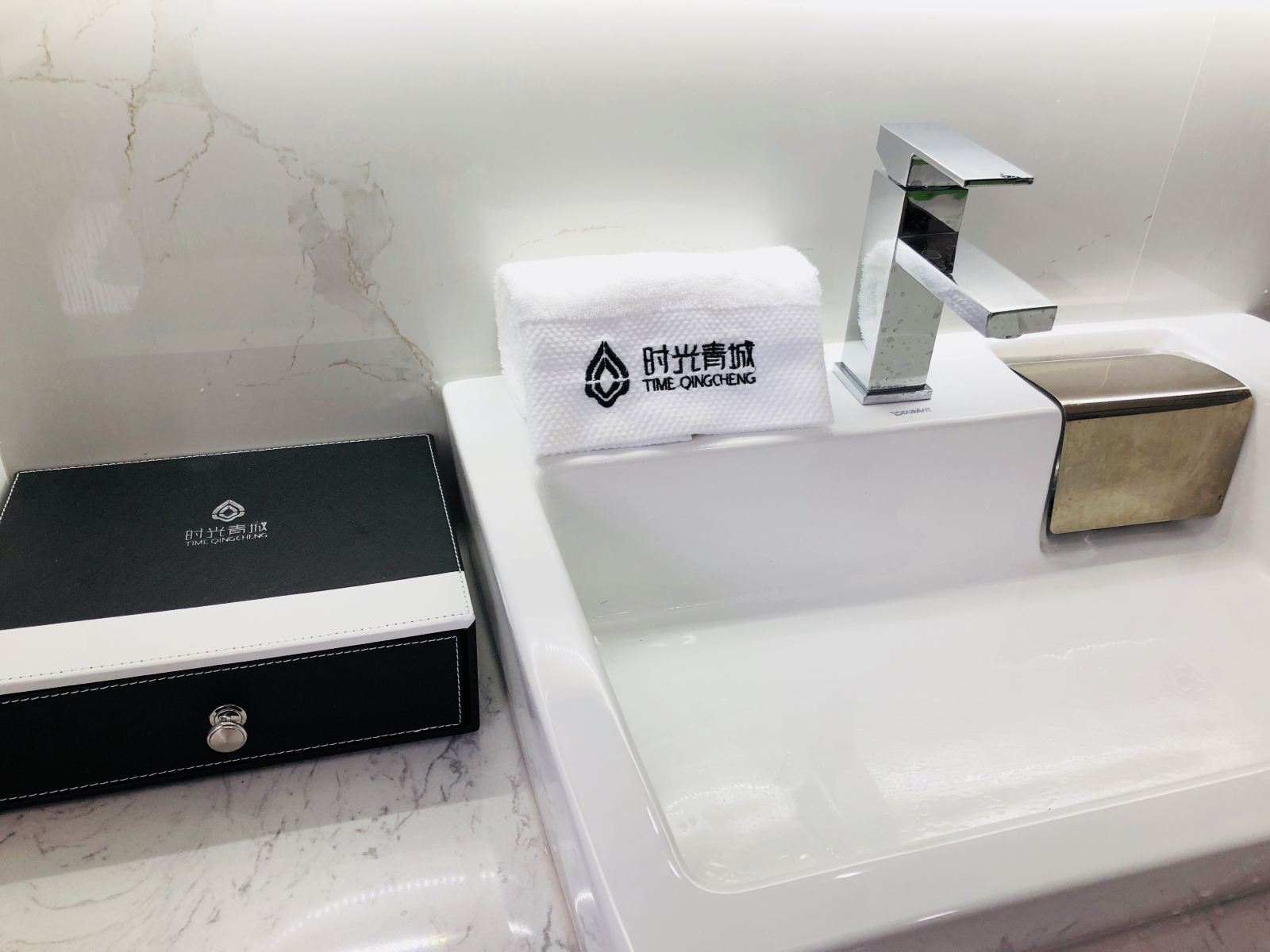 豪华大床房