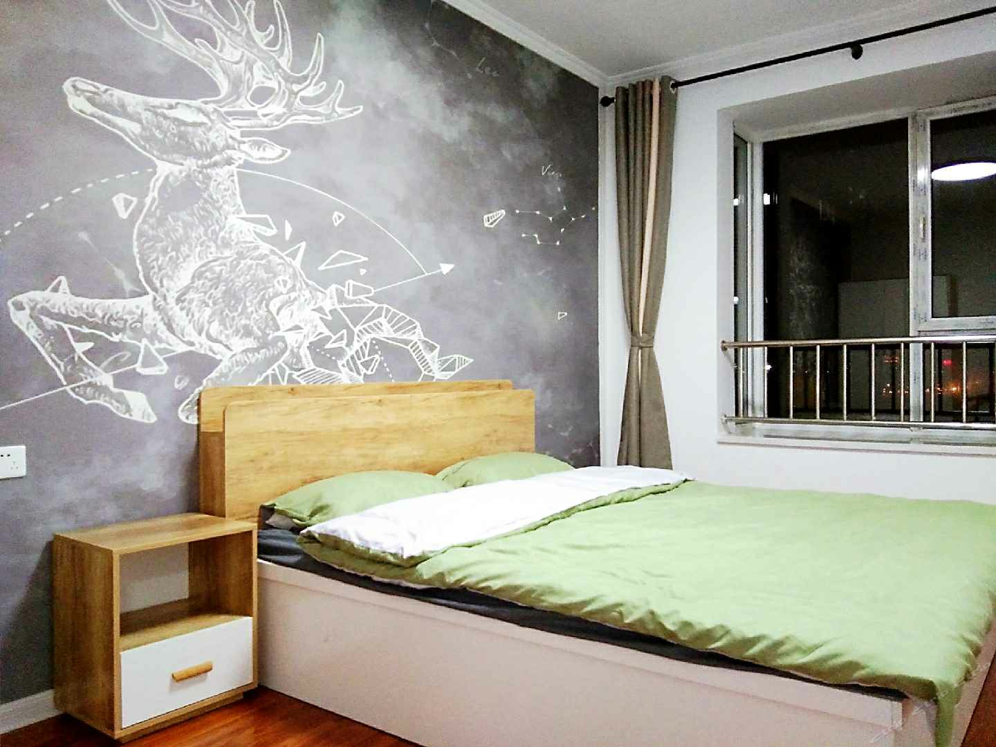 至尊电竞轰趴主题房
