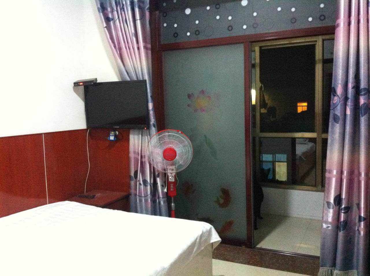 阳台大床房