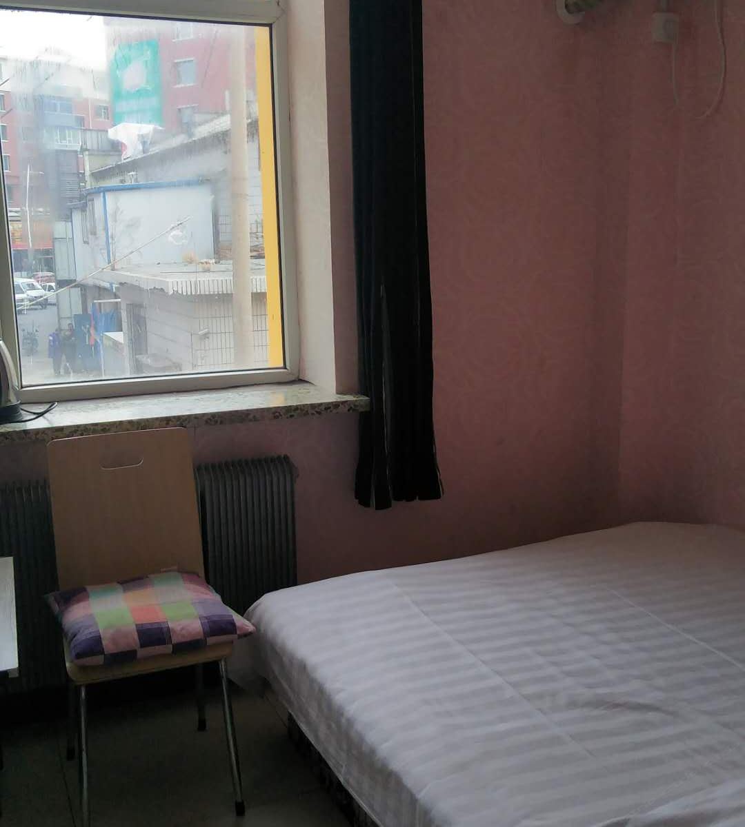 阳光大床房