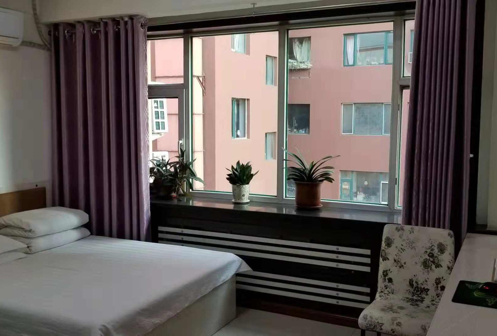 阳光大床房