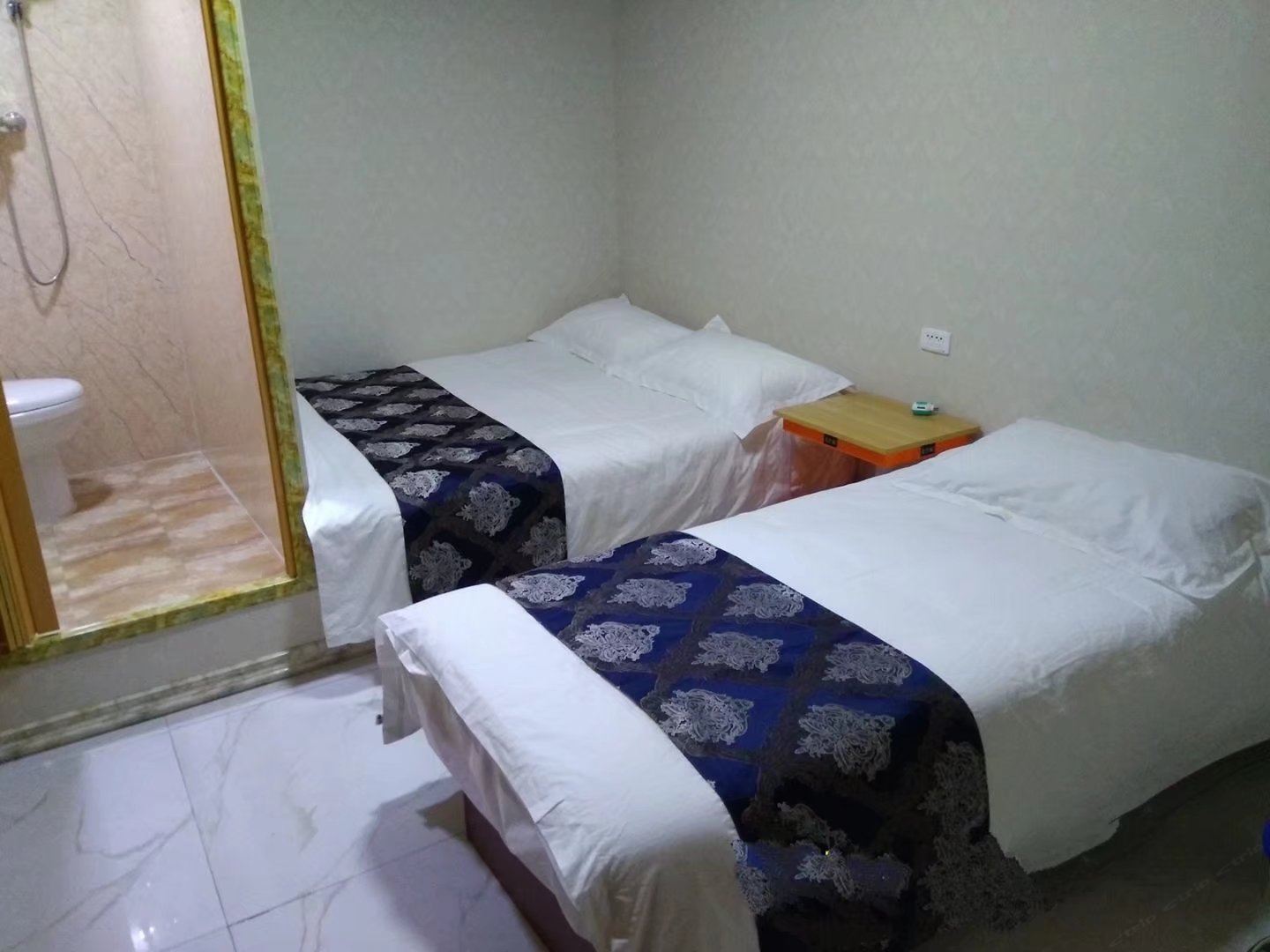 特惠三人间(无窗)