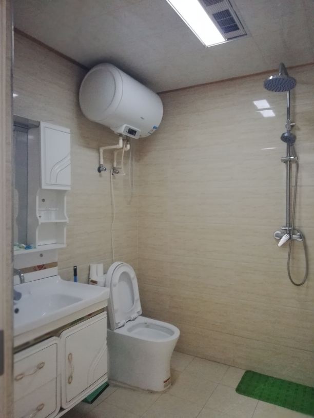 舒适电脑大床房