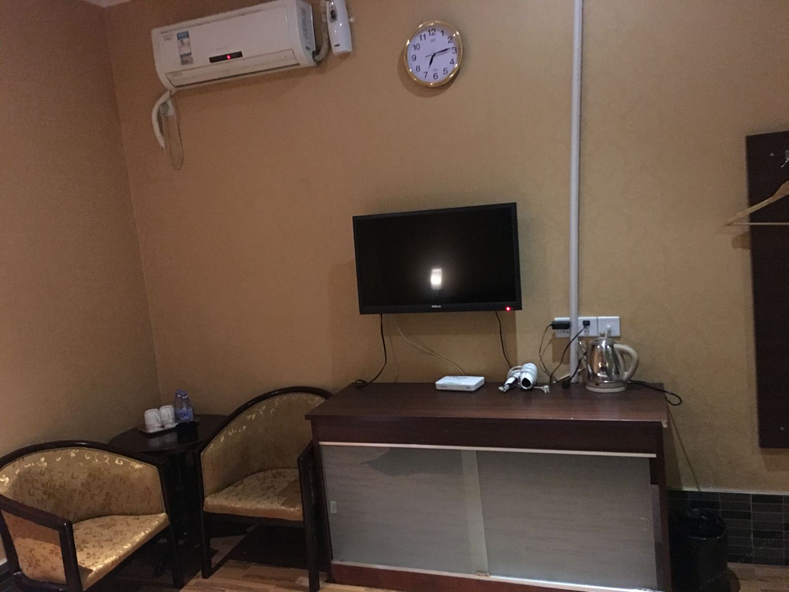 标准单人房（无窗）