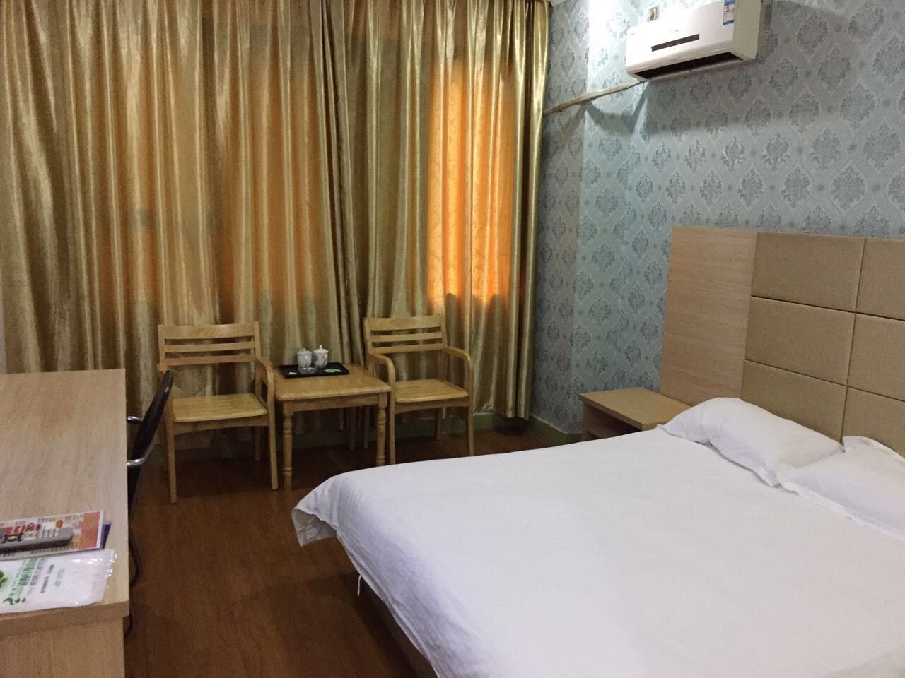 特惠1.8m大床房