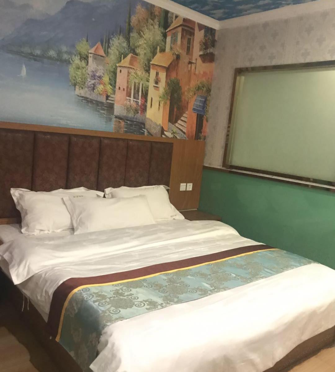豪华大床房