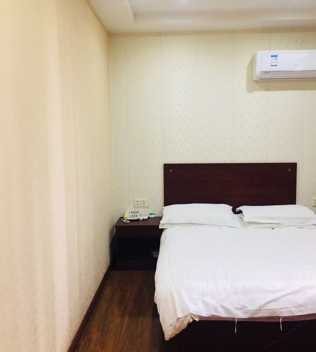 特惠大床间