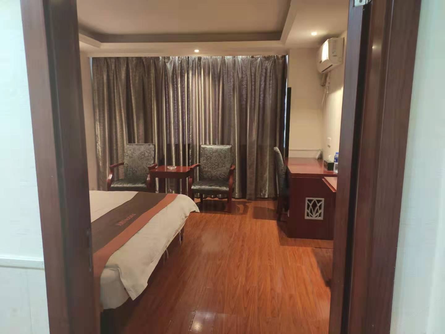 豪华大床房