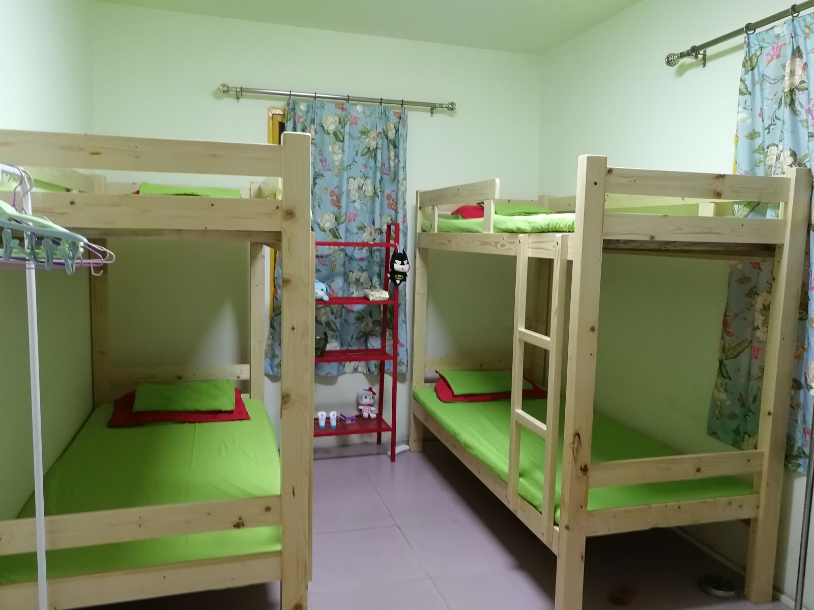 美妞四人房(床位)