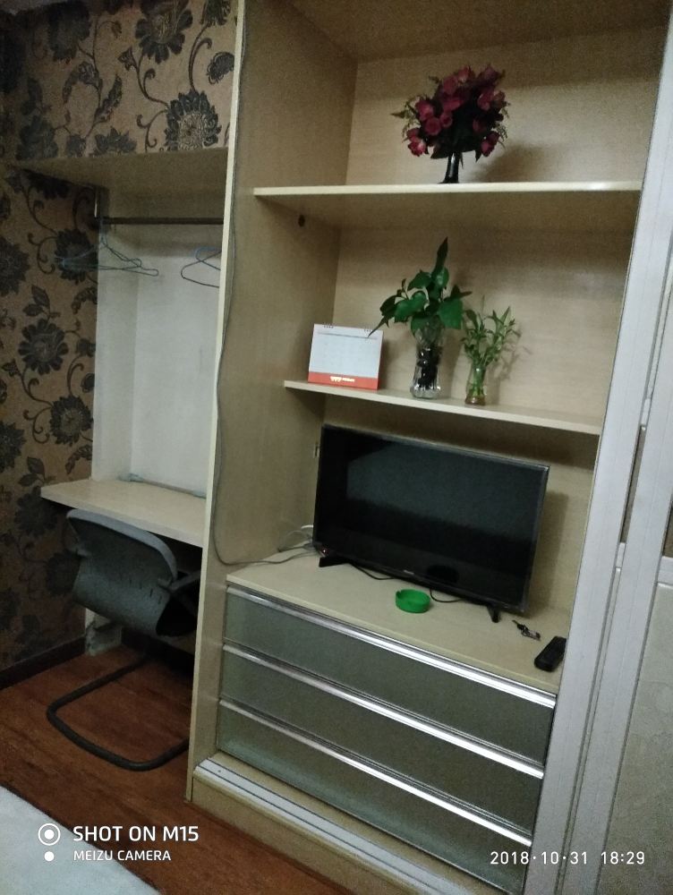 豪华商务大床房