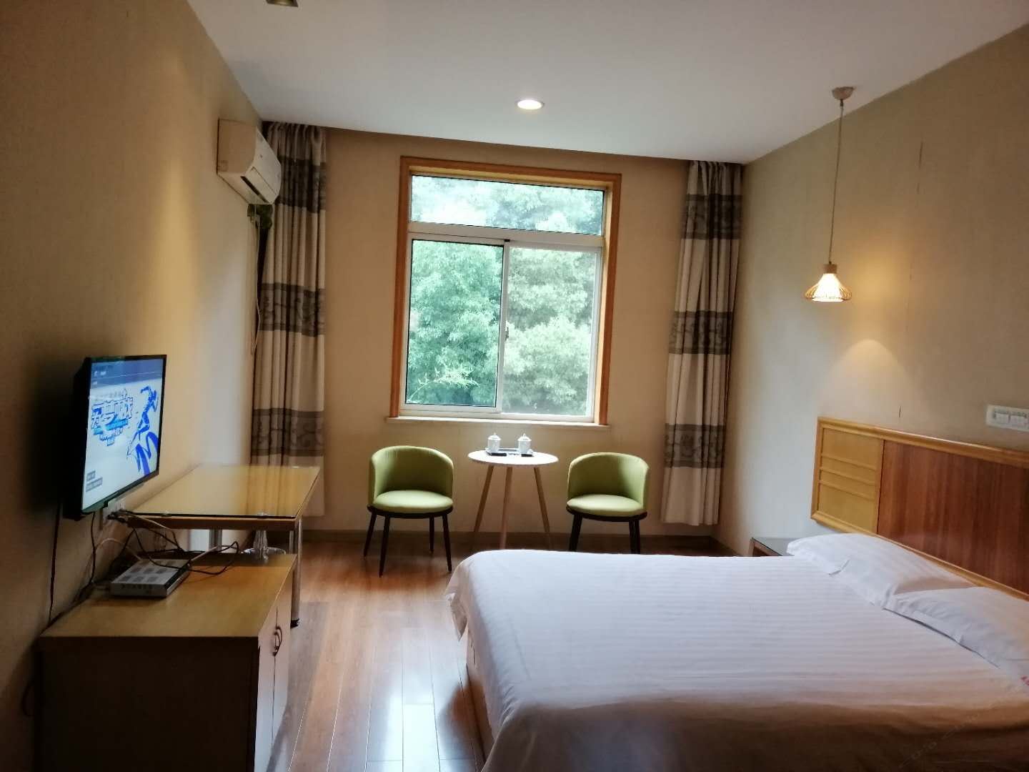 静雅大床房