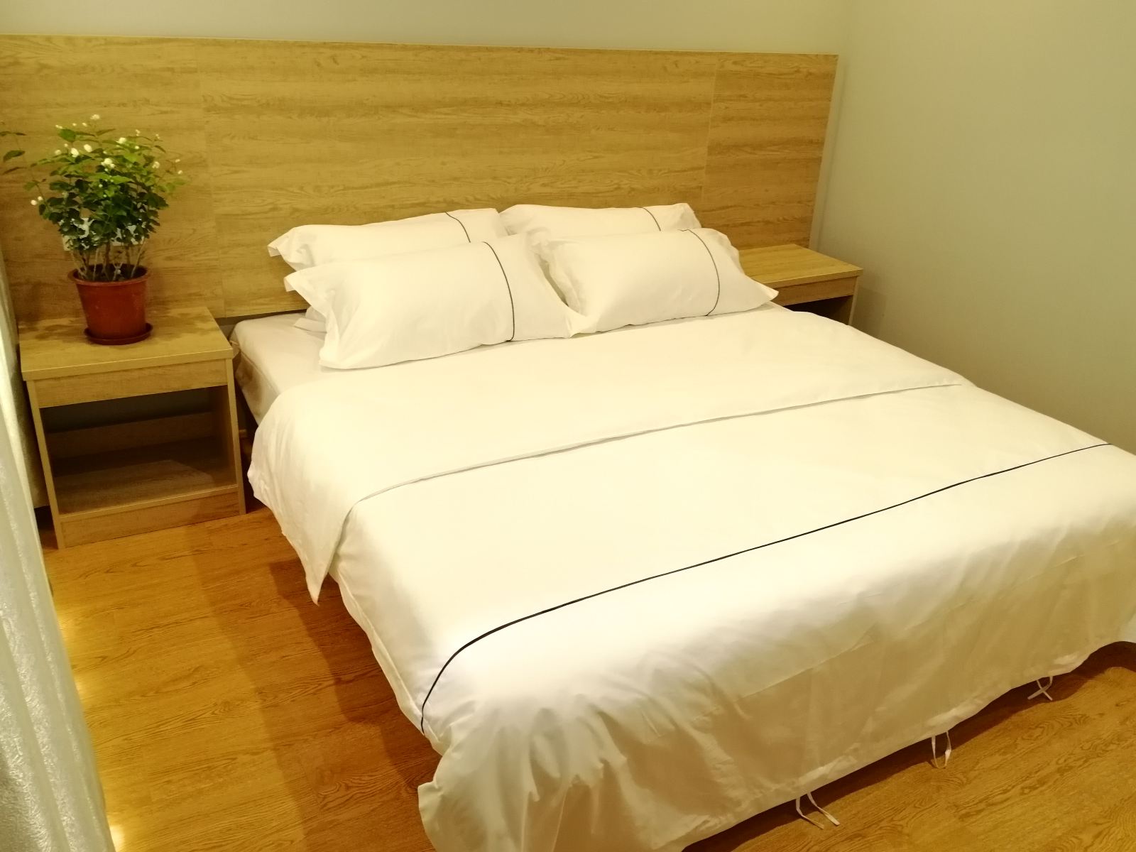 豪华大床房