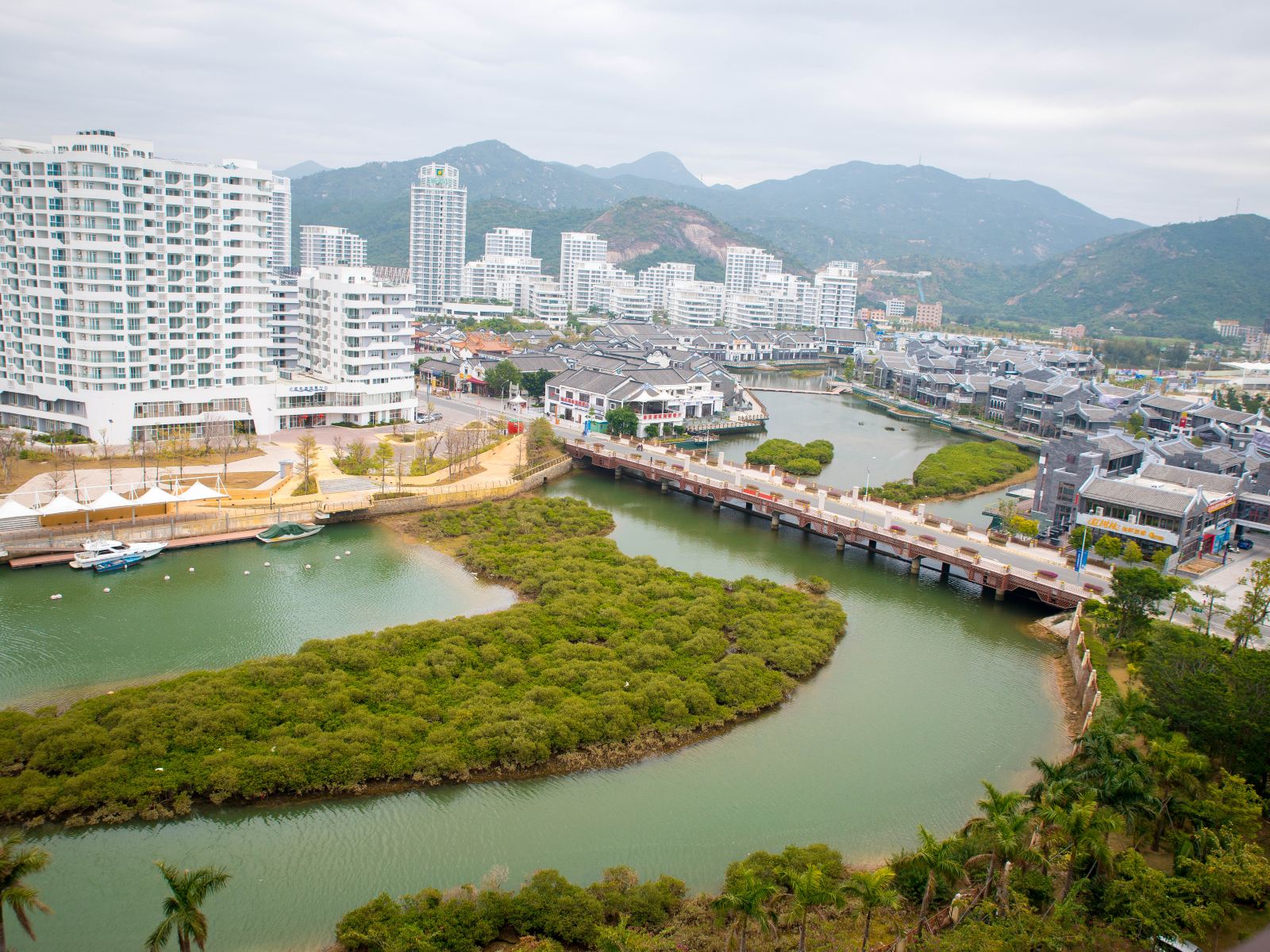 豪华园景双床间